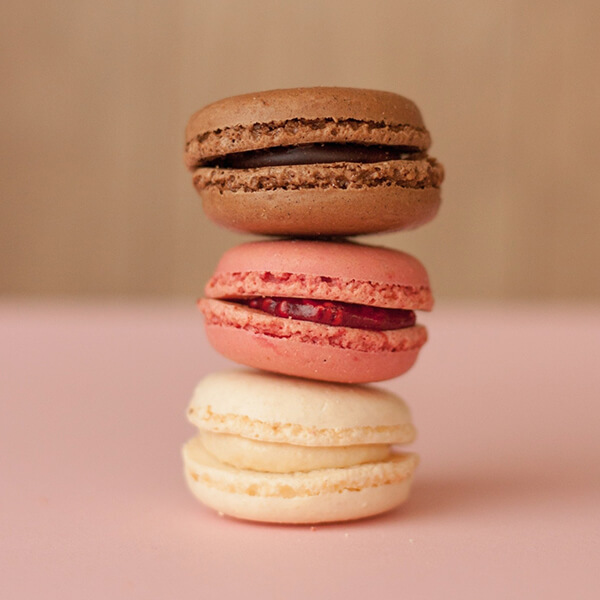 food-dessert-sweet-macaroons (1)